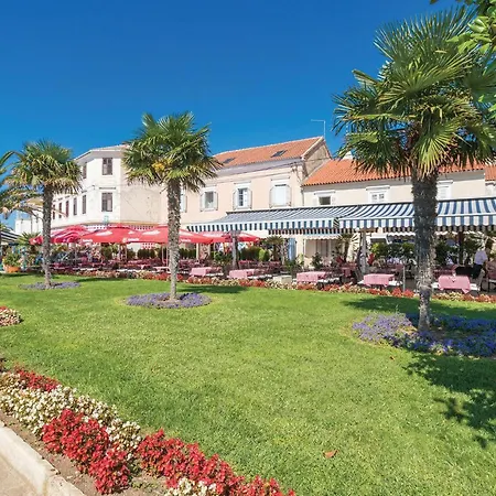 Pet Friendly In Sveti Petar Na Moru Apartment *